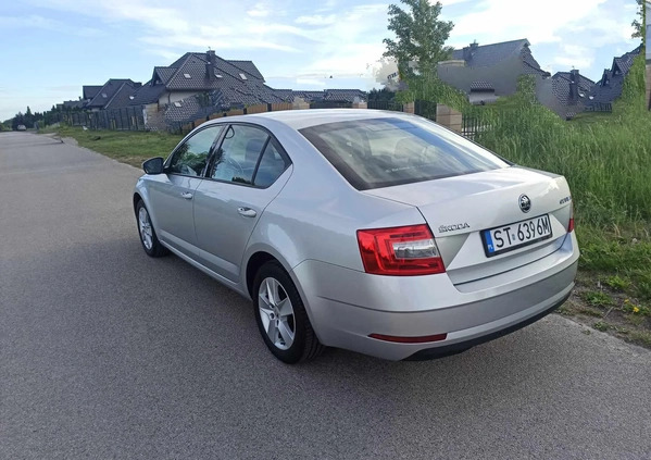 Skoda Octavia cena 55900 przebieg: 139000, rok produkcji 2018 z Zgierz małe 211